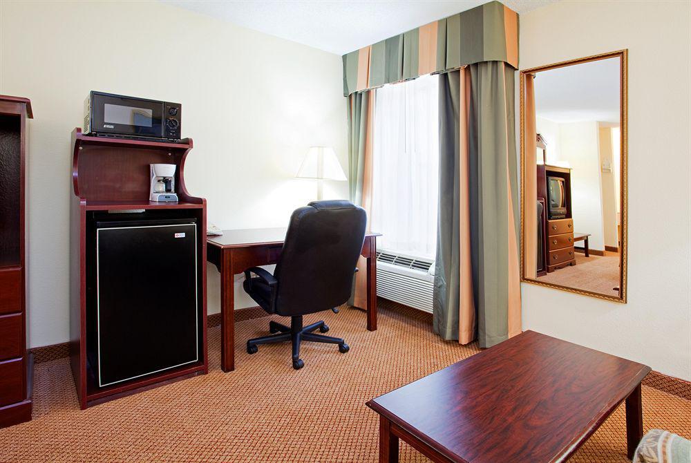 Hotel Red Roof 3*