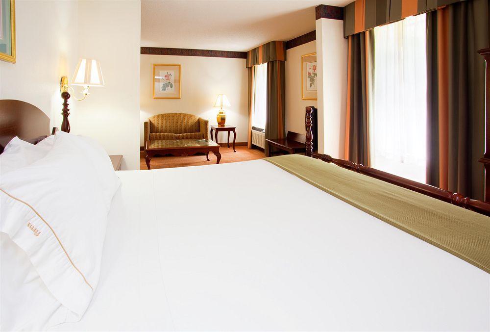 Hotel Red Roof 3*