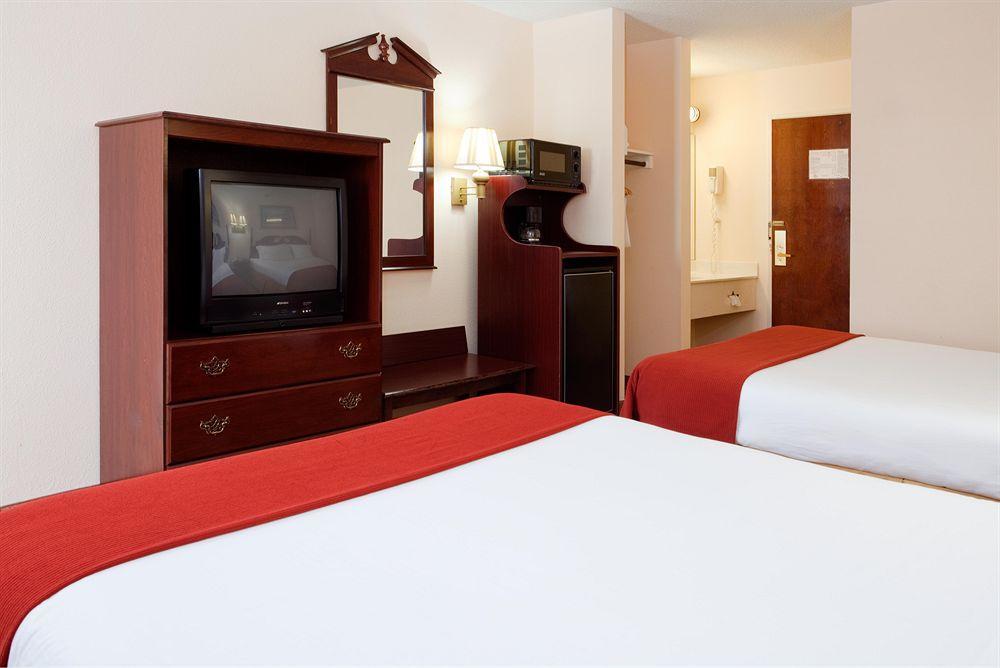 Hotel Red Roof