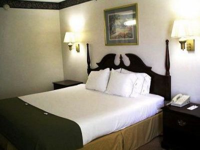 Hotel Red Roof 3*